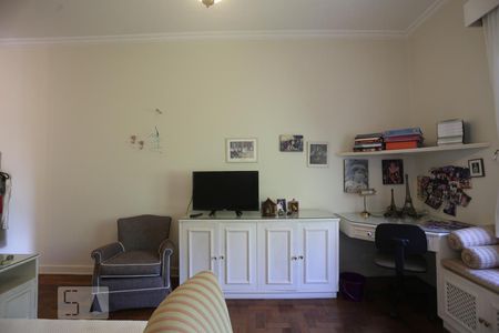 Casa à venda com 500m², 3 quartos e 5 vagasSuíte 2