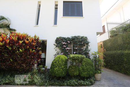 Casa à venda com 500m², 3 quartos e 5 vagasFrente