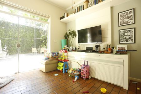 Casa à venda com 500m², 3 quartos e 5 vagasSala de TV