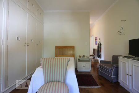 Casa à venda com 500m², 3 quartos e 5 vagasSuíte 2