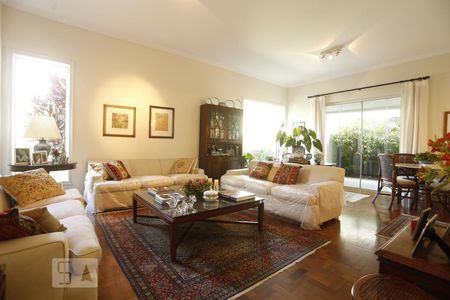 Sala de Estar de casa à venda com 3 quartos, 500m² em Pacaembu, São Paulo