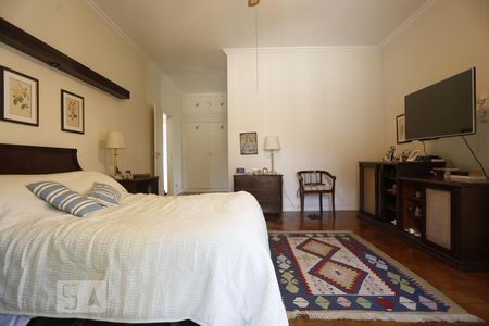 Casa à venda com 500m², 3 quartos e 5 vagasSuíte 1