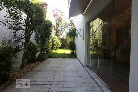 Casa à venda com 500m², 3 quartos e 5 vagasLateral 