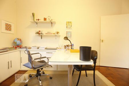 Casa à venda com 500m², 3 quartos e 5 vagasEscritorio