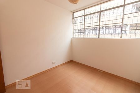 Quarto 1 de apartamento para alugar com 2 quartos, 67m² em Cristo Rei, Curitiba