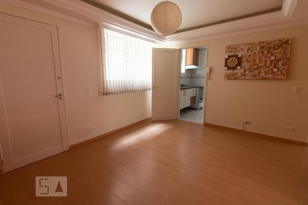 Sala de apartamento para alugar com 2 quartos, 67m² em Cristo Rei, Curitiba