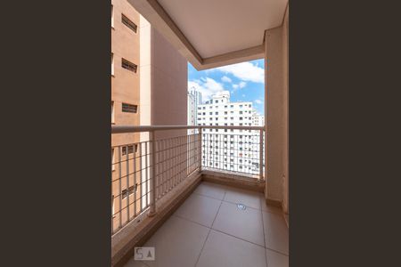 Vista Sacada da sala e quarto de apartamento à venda com 1 quarto, 34m² em Centro, Campinas