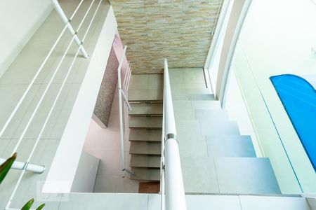 Escada de casa à venda com 3 quartos, 330m² em Saúde, São Paulo
