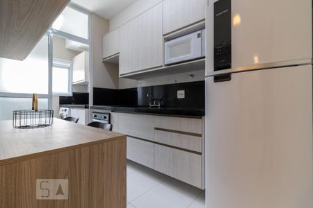 Cozinha de kitnet/studio para alugar com 1 quarto, 36m² em Tamboré, Barueri