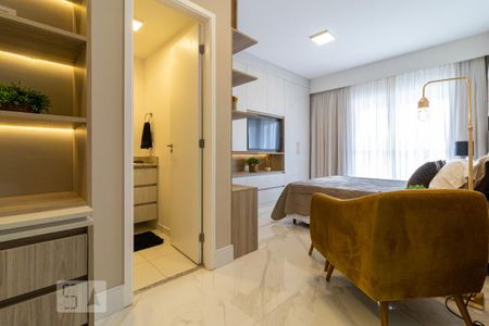 Entrada de kitnet/studio para alugar com 1 quarto, 36m² em Tamboré, Barueri