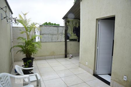 Casa à venda com 100m², 3 quartos e sem vagaÁrea externa