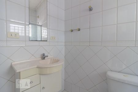 Banheiro do Quarto Suíte de casa para alugar com 3 quartos, 130m² em Jardim das Acácias, São Paulo