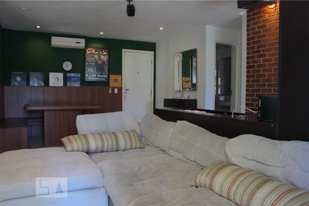 Sala de apartamento à venda com 1 quarto, 65m² em Barra da Tijuca, Rio de Janeiro