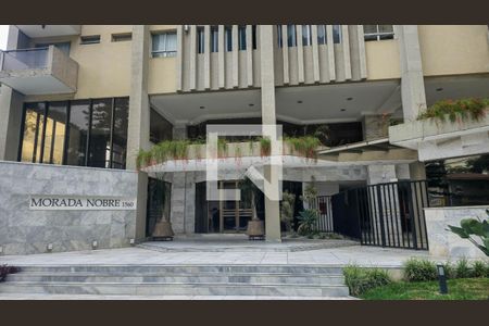 Apartamento para alugar com 110m², 3 quartos e 1 vagaFachada e portaria