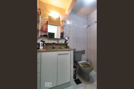 Banheiro de apartamento para alugar com 2 quartos, 50m² em Barra da Tijuca, Rio de Janeiro