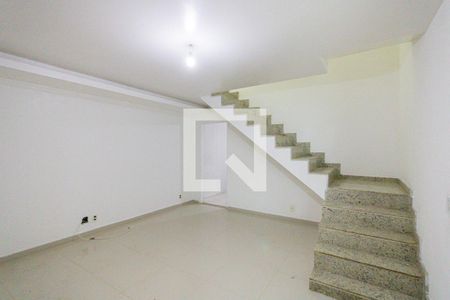 Sala de casa de condomínio para alugar com 2 quartos, 128m² em Freguesia (jacarepaguá), Rio de Janeiro