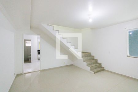 Sala de casa de condomínio para alugar com 2 quartos, 128m² em Freguesia (jacarepaguá), Rio de Janeiro