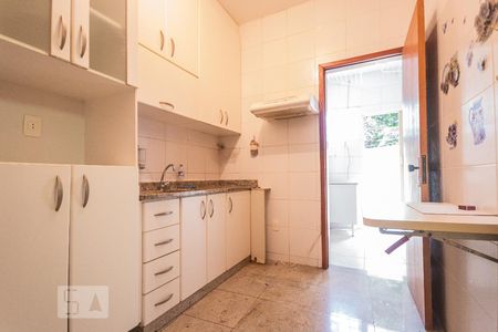 Cozinha de apartamento à venda com 4 quartos, 154m² em Itapoã, Belo Horizonte