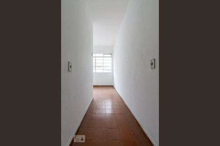 Corredor de casa para alugar com 2 quartos, 60m² em Jardim Fernandes, São Paulo