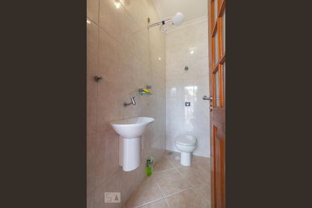 Casa para alugar com 336m², 6 quartos e 3 vagasBanheiro - Escritório