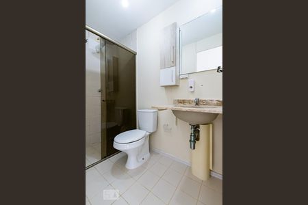 Banheiro de apartamento à venda com 2 quartos, 60m² em Vila Nova, Campinas