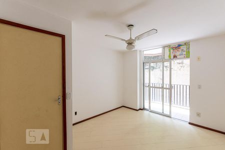 Suite  de apartamento à venda com 3 quartos, 90m² em Santa Rosa, Niterói