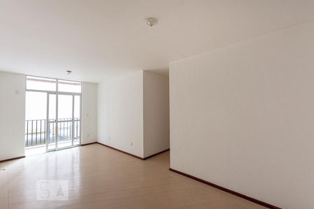 Sala de apartamento à venda com 3 quartos, 90m² em Santa Rosa, Niterói