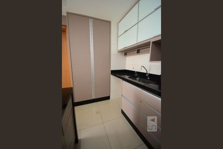 Apartamento para alugar com 60m², 2 quartos e 2 vagasCozinha