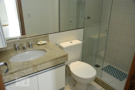 Casa de condomínio à venda com 115m², 3 quartos e 2 vagasBanheiro Social