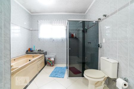 Casa à venda com 250m², 3 quartos e 4 vagas Casa à venda com 250m², 3 quartos e 4 vagasBanheiro da Suíte 2