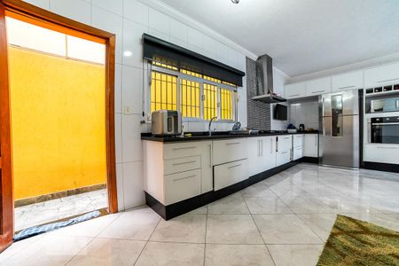 Casa à venda com 250m², 3 quartos e 4 vagas Casa à venda com 250m², 3 quartos e 4 vagasCozinha