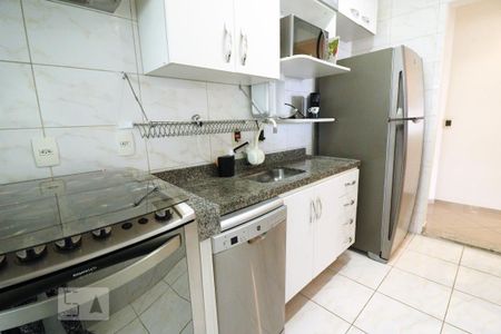Apartamento para alugar com 60m², 2 quartos e 2 vagasCozinha