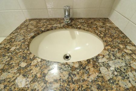 Apartamento para alugar com 60m², 2 quartos e 2 vagasBanheiro 1