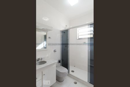 Banheiro de casa para alugar com 2 quartos, 131m² em Paulicéia, São Bernardo do Campo