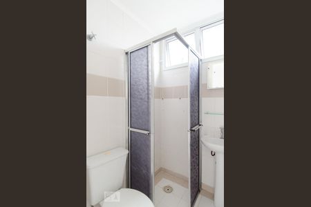 Banheiro de apartamento à venda com 2 quartos, 56m² em Conceição, Diadema