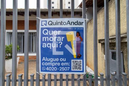 Casa à venda com 291m², 5 quartos e 2 vagas Casa à venda com 291m², 5 quartos e 2 vagasPlaquinha