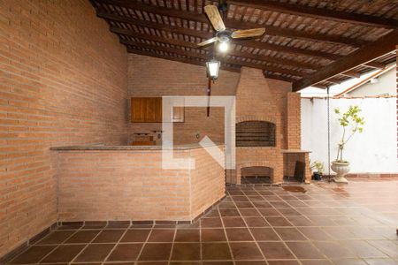 Casa à venda com 291m², 5 quartos e 2 vagas Casa à venda com 291m², 5 quartos e 2 vagasChurrasqueira