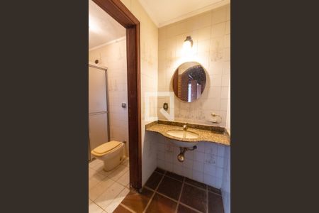 Casa à venda com 291m², 5 quartos e 2 vagas Casa à venda com 291m², 5 quartos e 2 vagasBanheiro