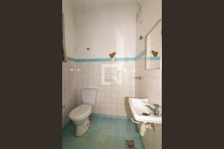 Casa à venda com 291m², 5 quartos e 2 vagas Casa à venda com 291m², 5 quartos e 2 vagasBanheiro