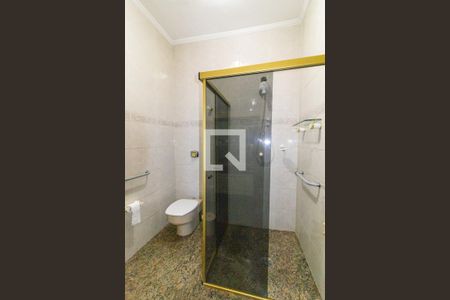 Casa à venda com 291m², 5 quartos e 2 vagas Casa à venda com 291m², 5 quartos e 2 vagasBanheiro