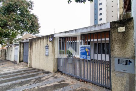 Casa à venda com 291m², 5 quartos e 2 vagas Casa à venda com 291m², 5 quartos e 2 vagasFachada