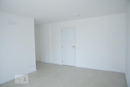 Sala de apartamento para alugar com 1 quarto, 65m² em Barra da Tijuca, Rio de Janeiro