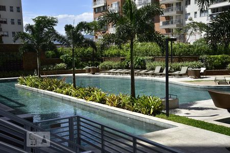 Apartamento para alugar com 65m², 1 quarto e 1 vagaÁrea comum - Piscina