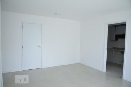 Sala de apartamento para alugar com 1 quarto, 65m² em Barra da Tijuca, Rio de Janeiro