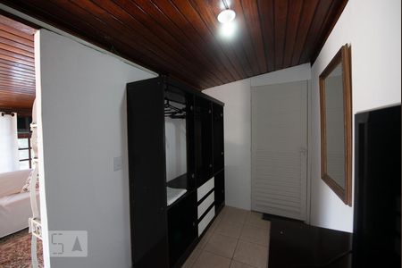 Closet de kitnet/studio para alugar com 1 quarto, 70m² em Jardim Atlântico, Florianópolis