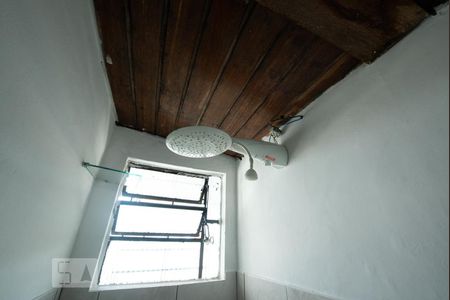 Banheiro de kitnet/studio para alugar com 1 quarto, 70m² em Jardim Atlântico, Florianópolis