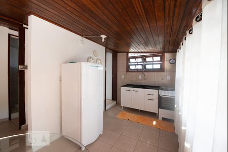 Cozinha de kitnet/studio para alugar com 1 quarto, 70m² em Jardim Atlântico, Florianópolis