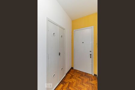Corredor de Entrada - Closet de Apartamento com 2 quartos, 133m² Consolação