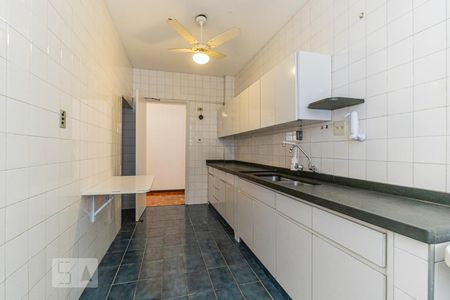 Apartamento à venda com 133m², 2 quartos e 1 vagaCozinha