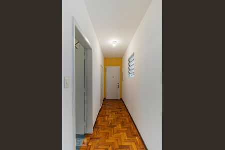 Corredor de Entrada de Apartamento com 2 quartos, 133m² Consolação